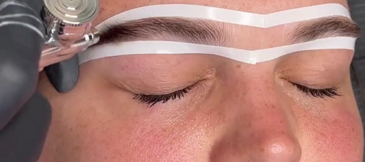 Verbessern Sie Ihr Brow Game: die Vorteile von Airbrush Brows!