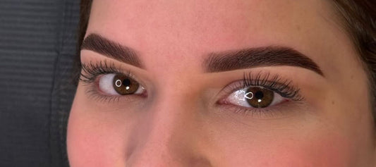 Langlebigkeit von Airbrush Brows